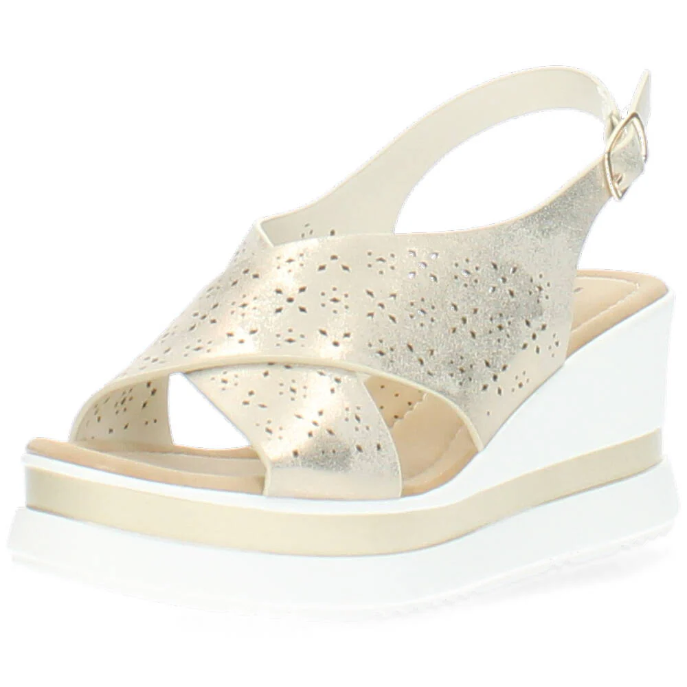beige sandaal met sleehak