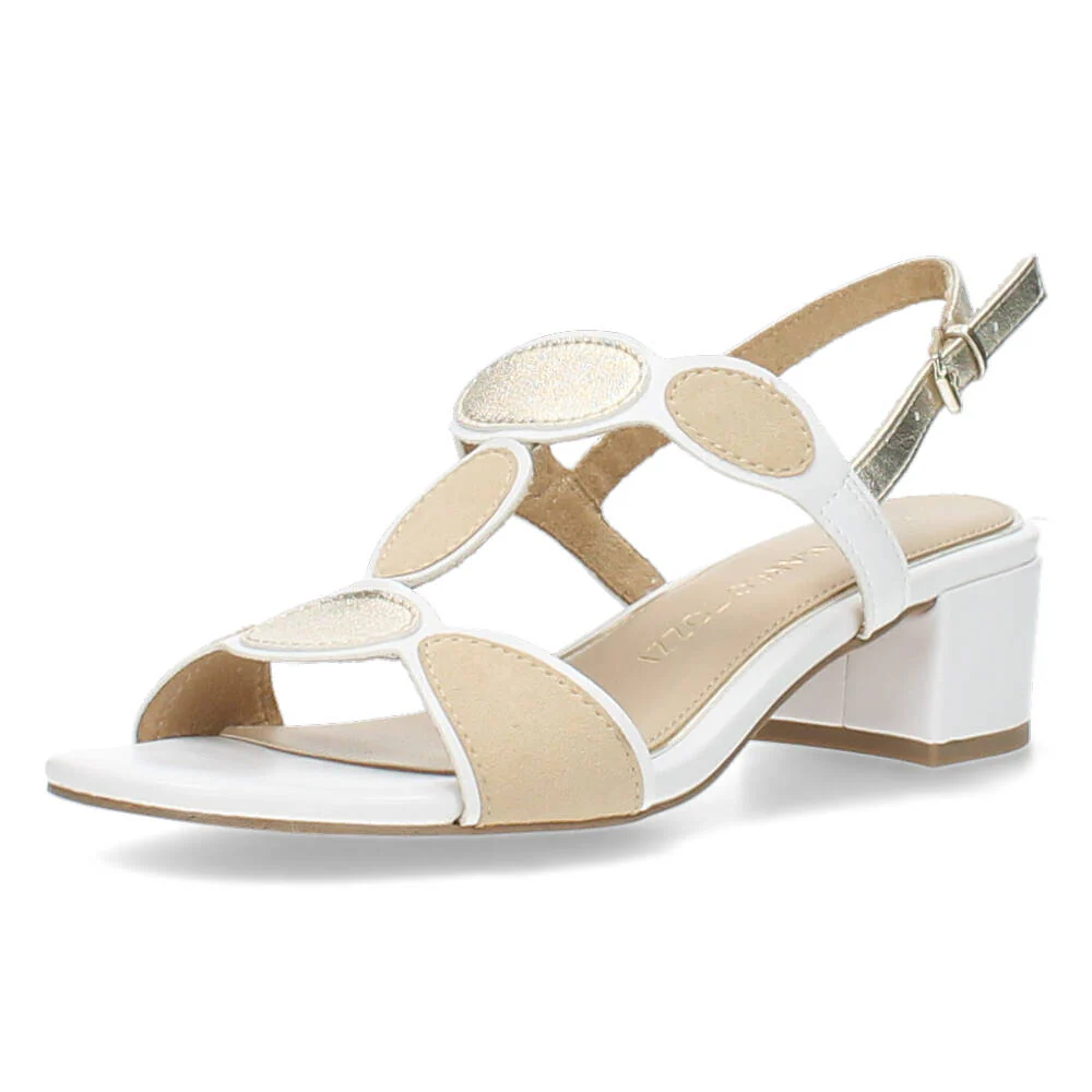 Witte sandalen